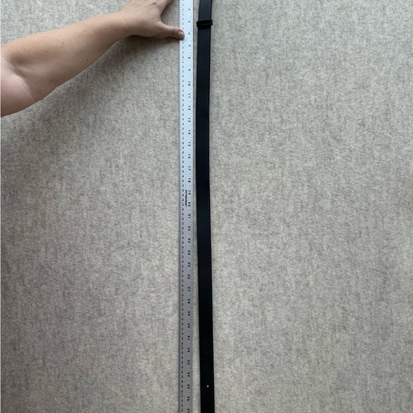 Gucci Marmont Unisex Black smooth Leather 1.25 inches Wide Belt, 39 in - Picture 4 of 6